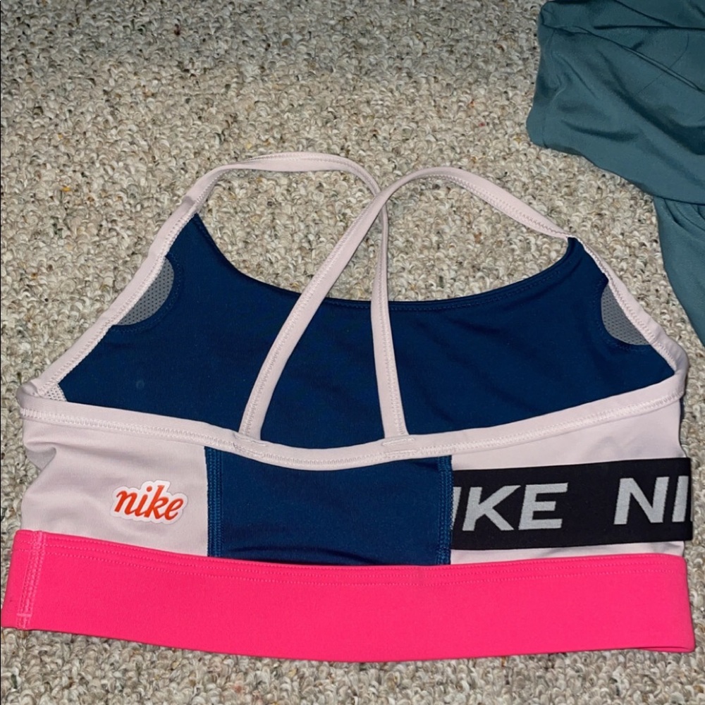 Sports bra